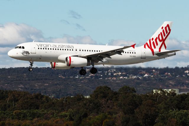 Airbus A320 (VH-VKQ) - Airbus A320-232 sn 2292. Qantaslink VH-VQZ name Sandstone Leaf rwy 03 YPPH 16 July 2022