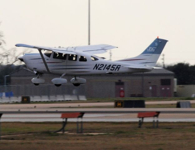 Cessna 206 Stationair (N2145R)