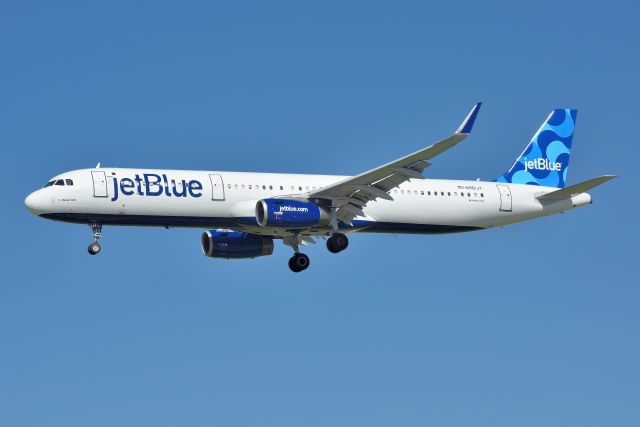 Airbus A321 (N961JT) - Minted 2016 02-09-23