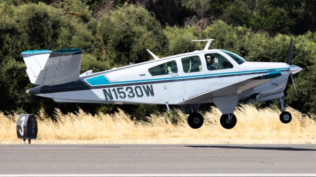 Beechcraft 35 Bonanza (N1530W)