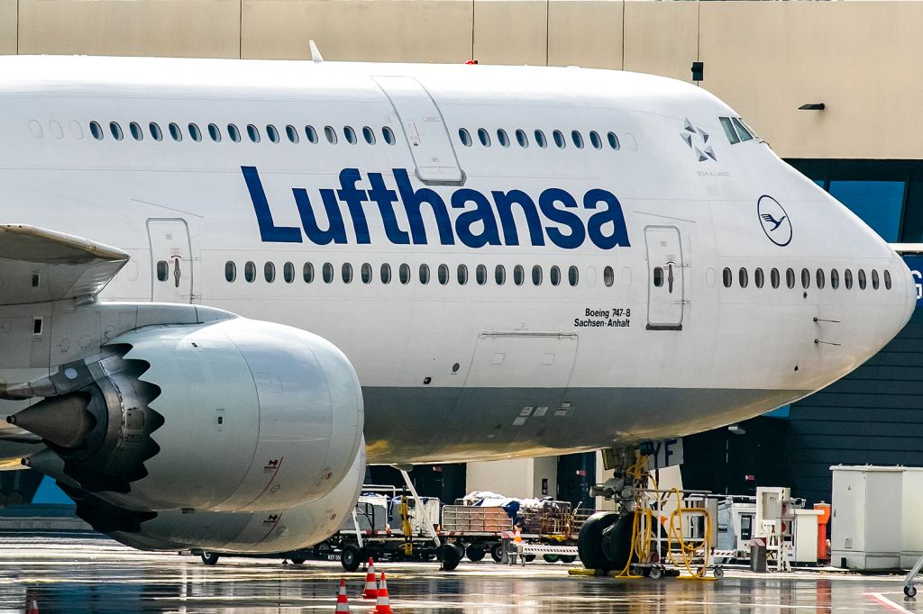 Photo of BOEING 747-8 (D-ABYF) - FlightAware
