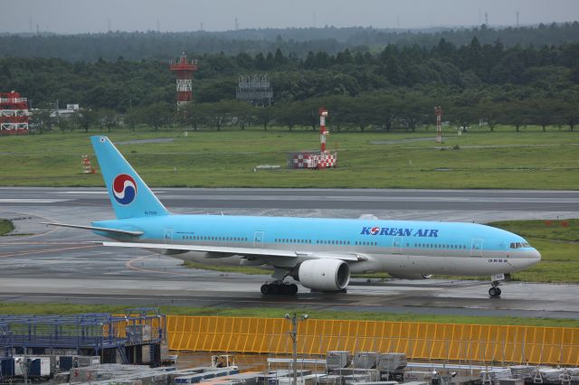 Boeing 777-200 (HL7526)