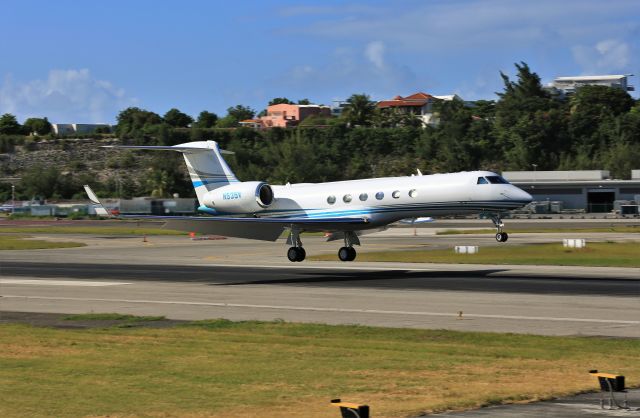 Dassault Falcon 2000 (N353V)