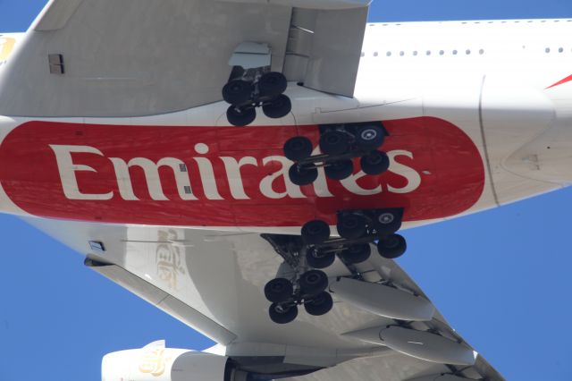 Airbus A380-800 (A6-EEO)