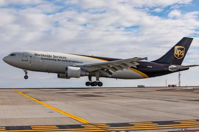 N156UP — - UPS Airbus A300F4-622R landing at Denver International Airport