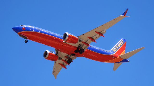 Boeing 737 MAX 8 (N872CB)