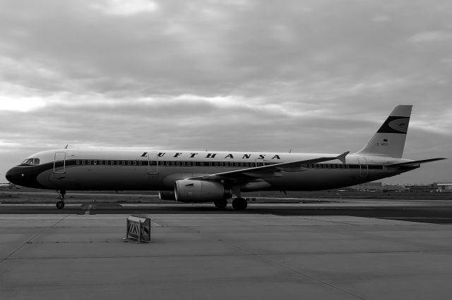 Airbus A321 (D-AIDV) - Retro!