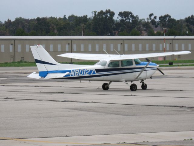 Cessna Skyhawk (N80127) - Taxiing at Fullerton