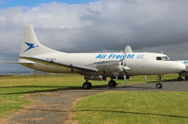 CONVAIR CV-580 (N672)