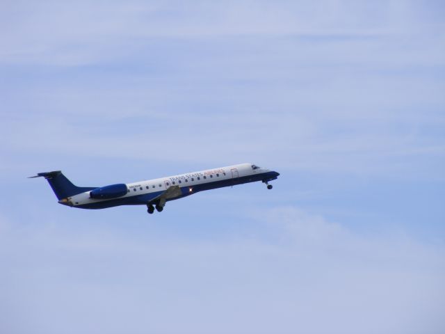 Embraer ERJ-145 (N806HK)