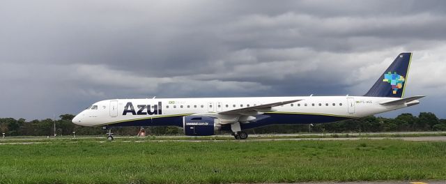 EMBRAER ERJ-190-400 (PS-AEE)