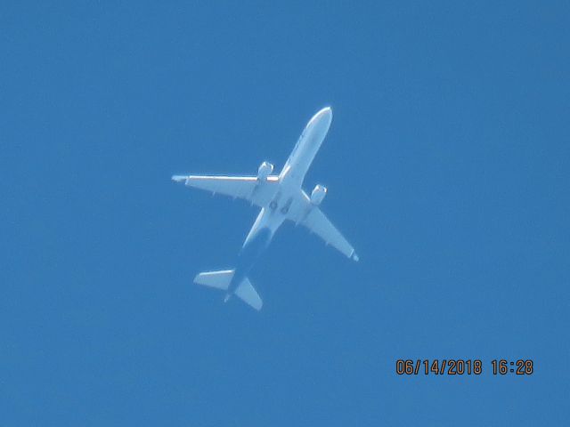 Embraer 175 (N186SY)