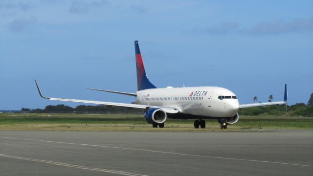 Boeing 737-800 (N3745B)