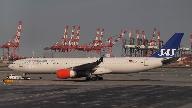 Airbus A330-300 (LN-RKN)