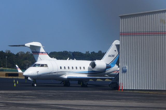 Canadair Challenger (N438E)