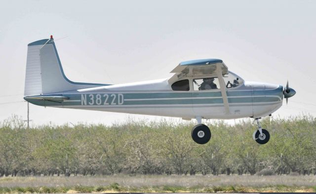 Cessna Skylane (N3822D)