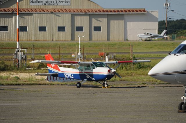 Cessna Skyhawk (N17NJ)