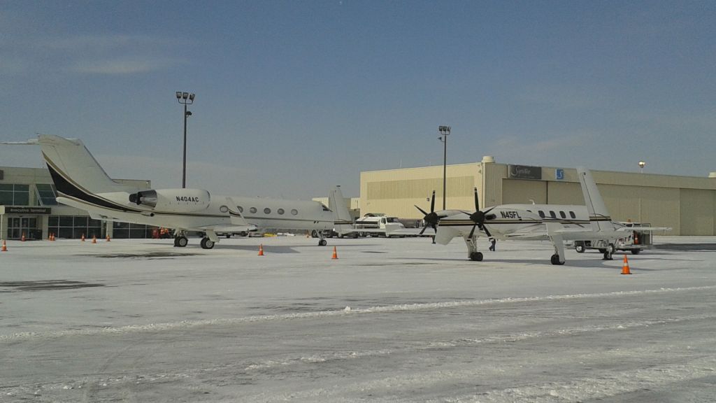 Raytheon Starship (N45FL) - Flew in from Tulsa on 8Dec13