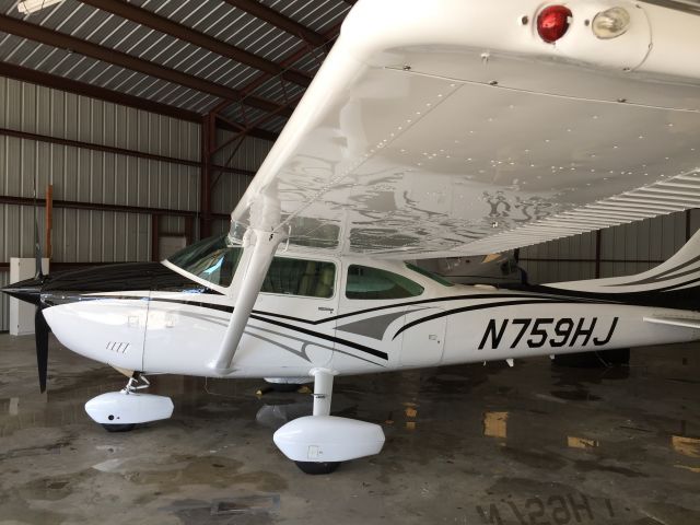 Cessna Skylane (N759HJ) - Just finished indoor hand wash and dry!  Lots of work, but great for owner/pilot to periodically look over every inch of skin. 