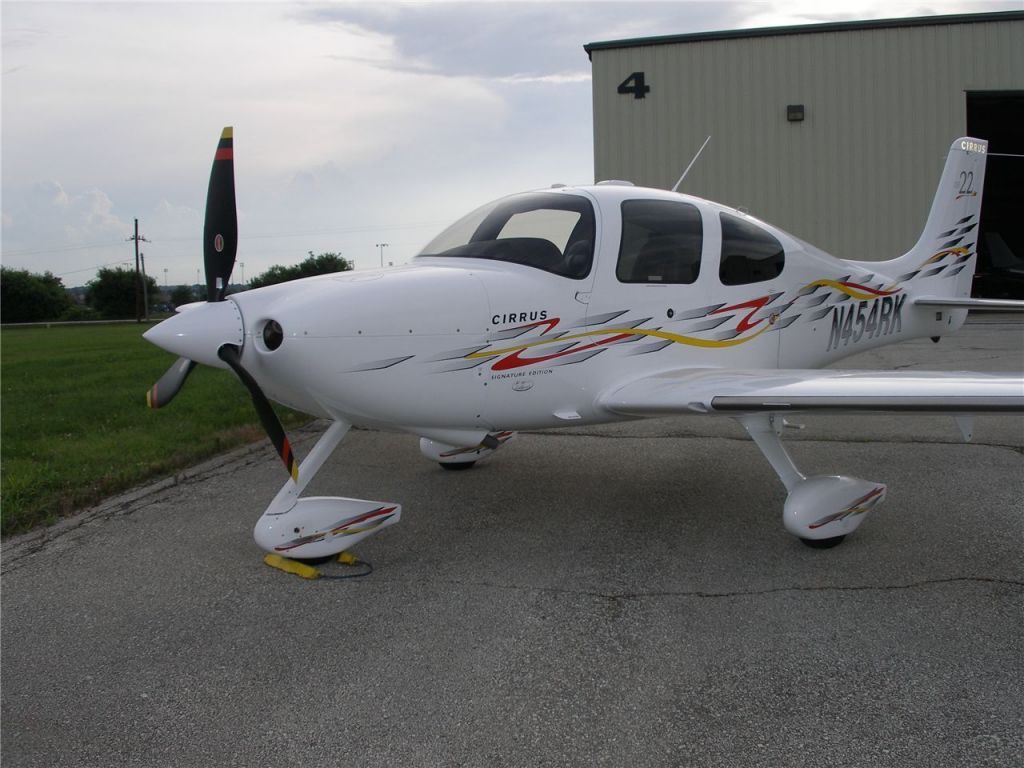 Cirrus SR-22 (N454RK)