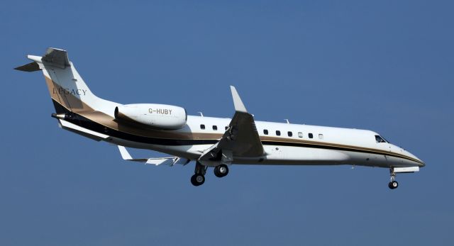 Embraer ERJ-135 (G-HUBY)