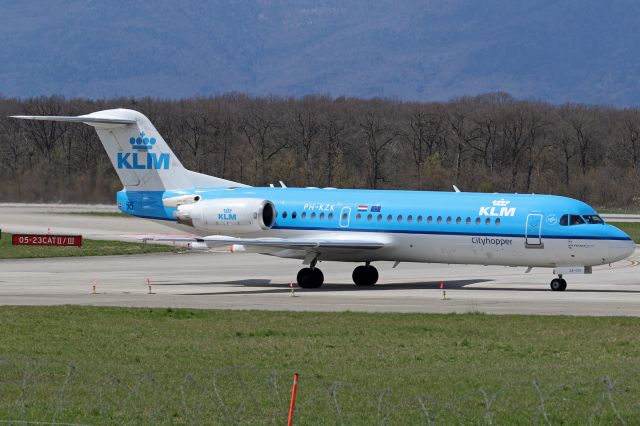 Fokker 70 (PH-KZK)