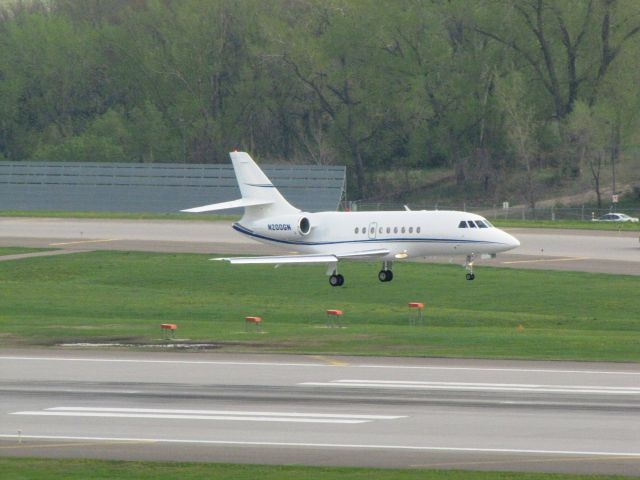 Dassault Falcon 2000 (N200GN)