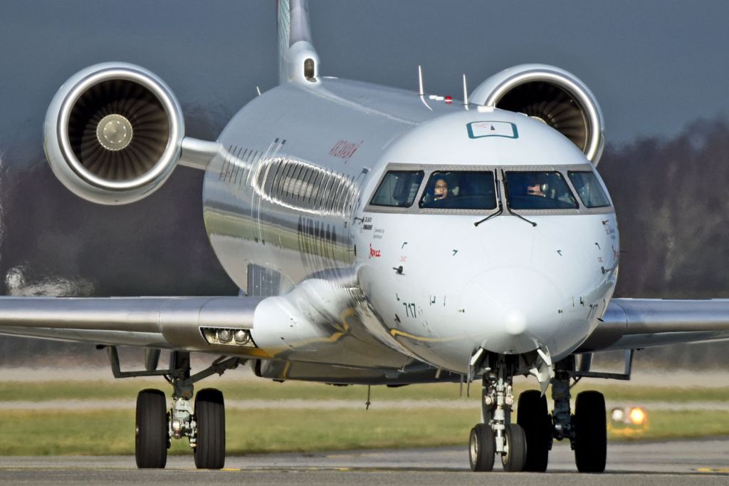 Canadair Regional Jet CRJ-900 (C-FJZD)