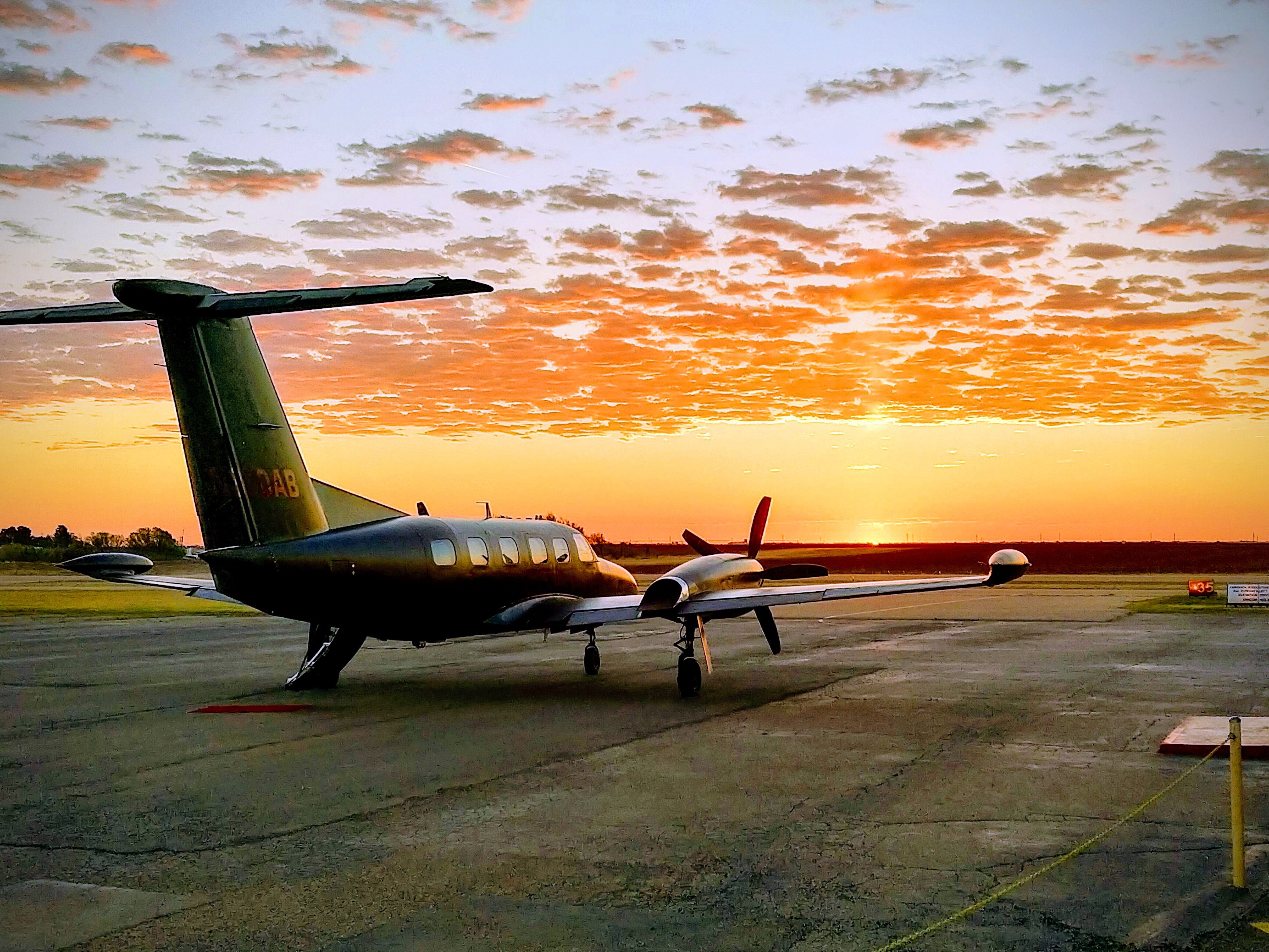 Piper Cheyenne 400 (N370AB) - Piper Cheyenne 400 PA-42 at sunrise