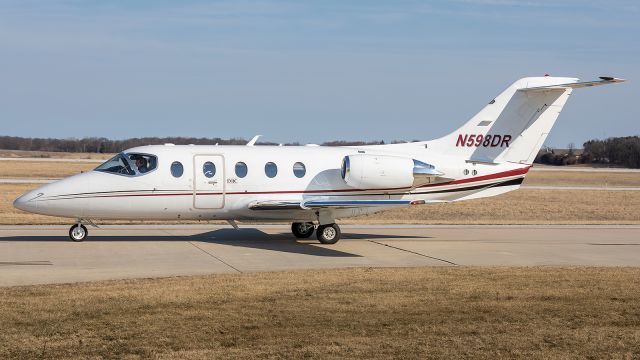 Beechcraft Beechjet (N598DR) - Caught this business jet taxing towards the FBO at KVPZ.