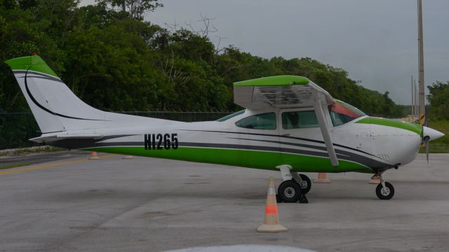 Cessna Skylane (HI265) - Spotting