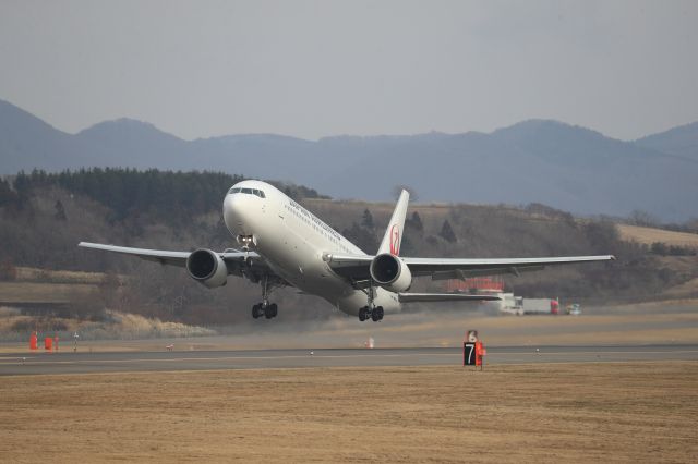 BOEING 767-300 (JA656J) - March 20th 2019:HKD-HND.
