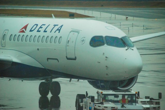 Bombardier CS100 (N102DU) - Delta’s brand new A220!