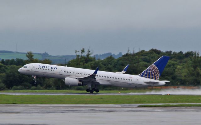 Boeing 757-200 (N21108) - united b757-2 n21108 dep shannon 2/8/16.