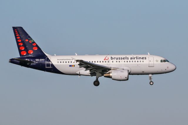 Airbus A319 (OO-SSQ) - BEL2173 arriving from Brussels