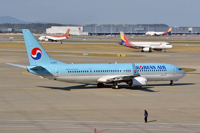 Boeing 737-900 (HL8223)