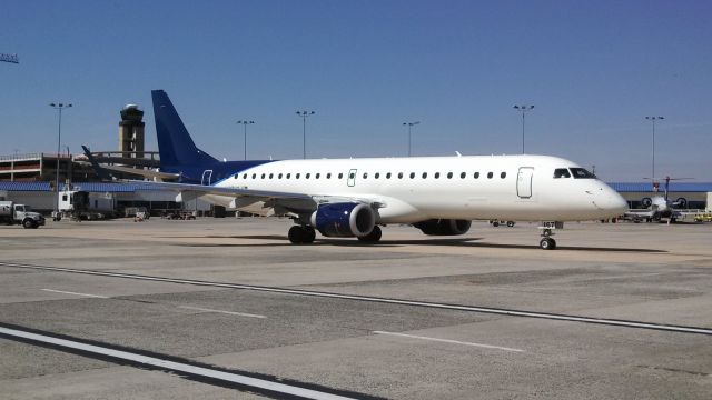 Embraer ERJ-190 (N167HQ)