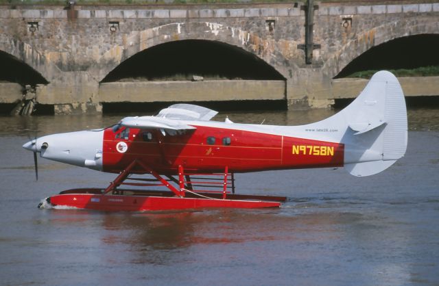 De Havilland Canada DHC-3 Otter (N9758N)