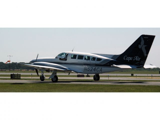 Cessna 402 (N524CA) - "Air Conditioner" ON.