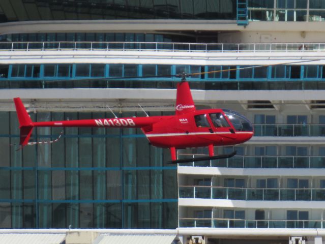 Robinson R-44 (N413DB)