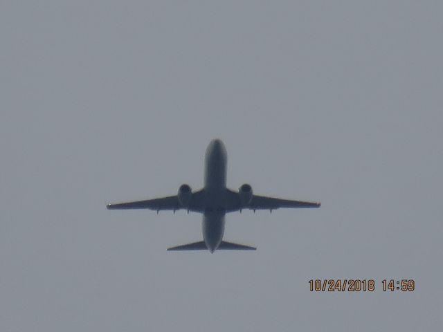 Boeing 737-800 (N907NN) - American Airlines on a maintenance flight over Southeastern Kansas performing a stall test. I think anyways. It was down to 150 mph then they put the power to it. Sounded great.