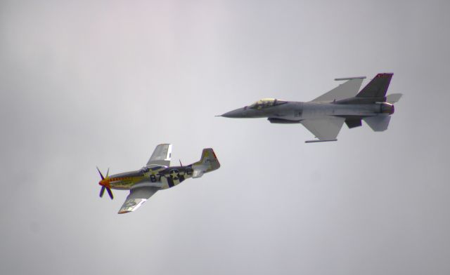 North American P-51 Mustang (N51HY)