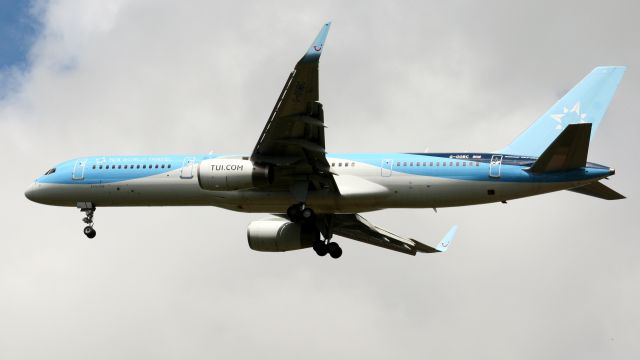 Boeing 757-200 (G-OOBC)