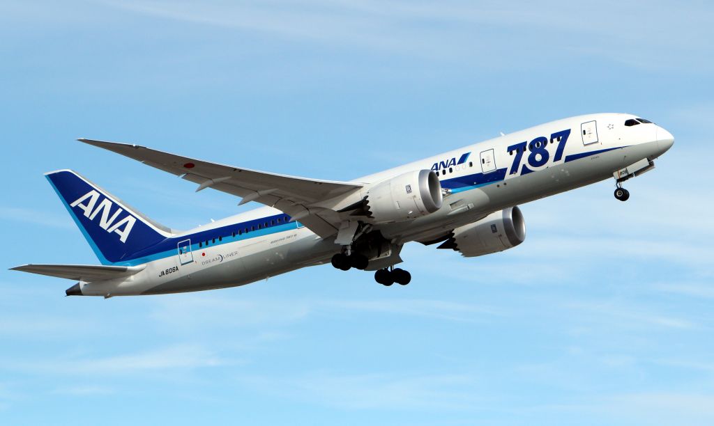 Boeing 787-8 (JA806A) - Dreamliner takeoff Dec. 6, 2013