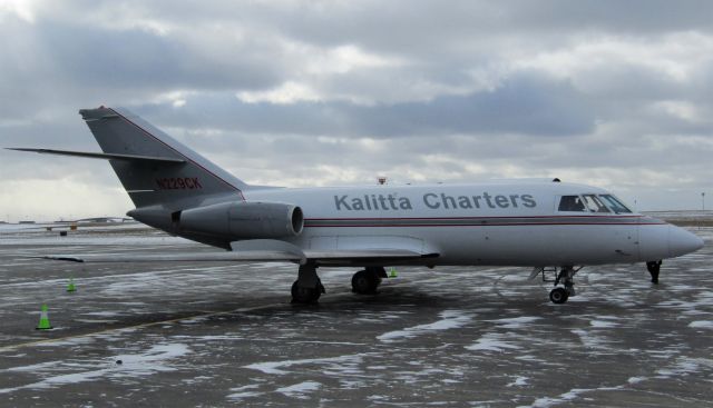 Dassault Falcon 20 (N229CK) - Kalitta Charters Falcon 20 on the ramp at BUF to pick up come cargo!