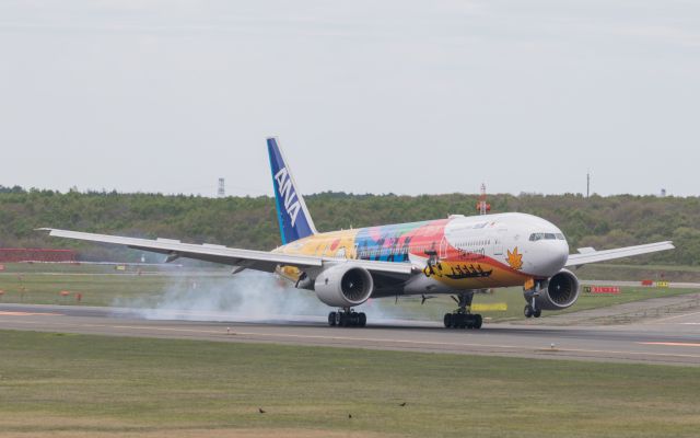 Boeing 777-200 (JA741A) - “Hello 2020 Jet Livery”br /All Nippon Airways[NH/ANA] / Boeing 777-281（ER）br /May.20.2018 New Chitose Airport [CTS/RJCC] JAPAN