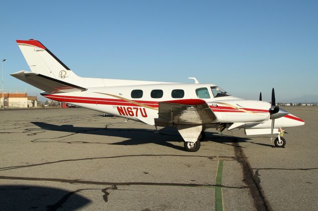 Beechcraft Duke (N167U)