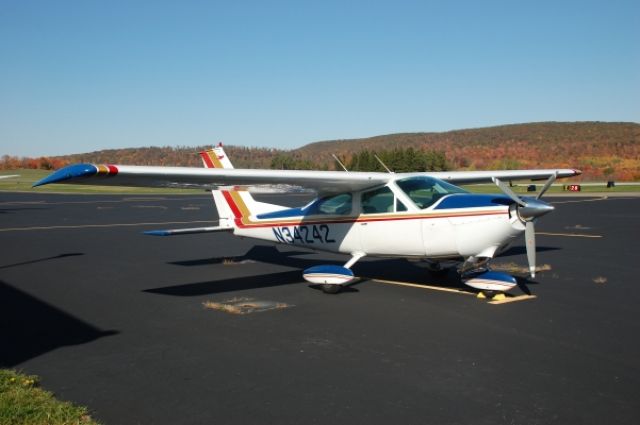 Cessna Cardinal (N34242)