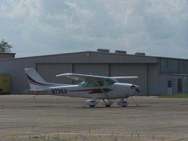 Cessna Skyhawk (N734LV)