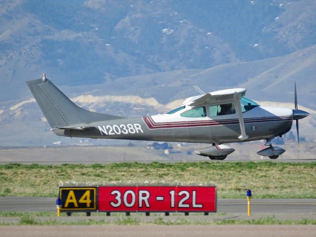 Cessna Skylane (N2038R)